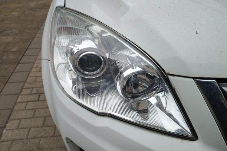 Used Haval H6 2016 Upgraded Model 1.5T Manual Two-Wheel Drive Elite Version Right Front Headlight