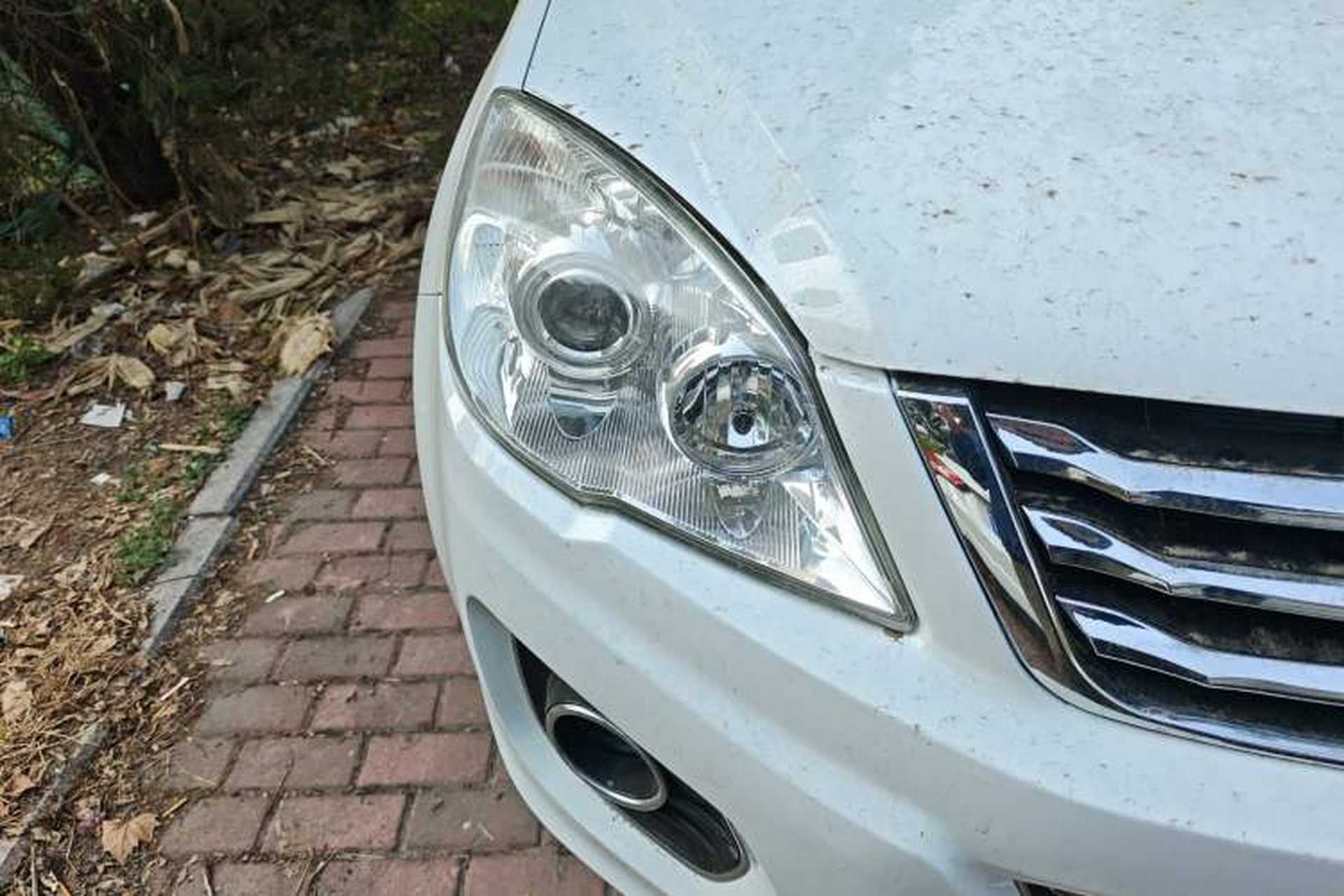 Used Haval H6 2016 Upgraded Model 1.5T Manual Two-Wheel Drive Urban Version Right Front Headlight