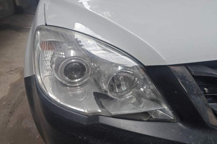 Used Haval H6 2016 Upgraded Model 1.5T Automatic Two-Wheel Drive Elite Version Right Front Headlight