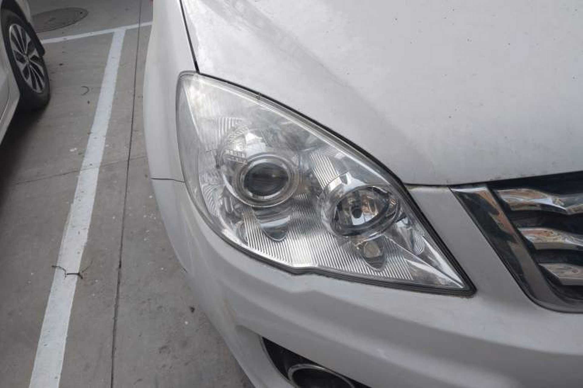Used Haval H6 2016 Upgraded Model 1.5T Manual Two-Wheel Drive Elite Version Right Front Headlight