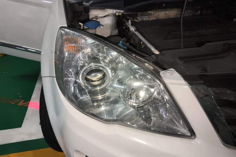 Used Haval H6 2016 Upgraded Model 1.5T Manual Two-Wheel Drive Elite Version Right Front Headlight