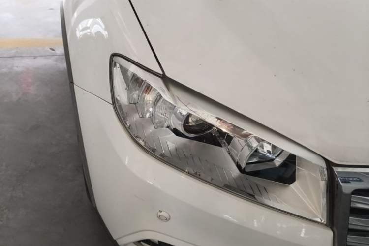 Used Haval H6 2016 Upgraded Model 1.5T Automatic Two-Wheel Drive Elite Version Right Front Headlight