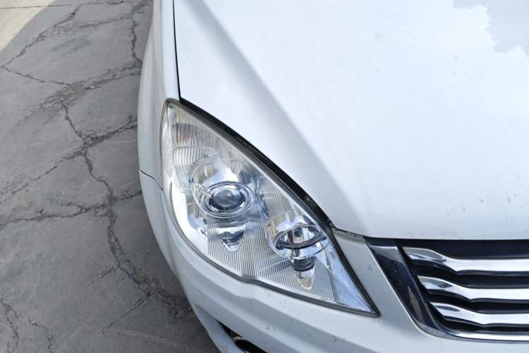 Used Haval H6 2016 Upgraded Model 1.5T Manual Two-Wheel Drive Elite Version Right Front Headlight