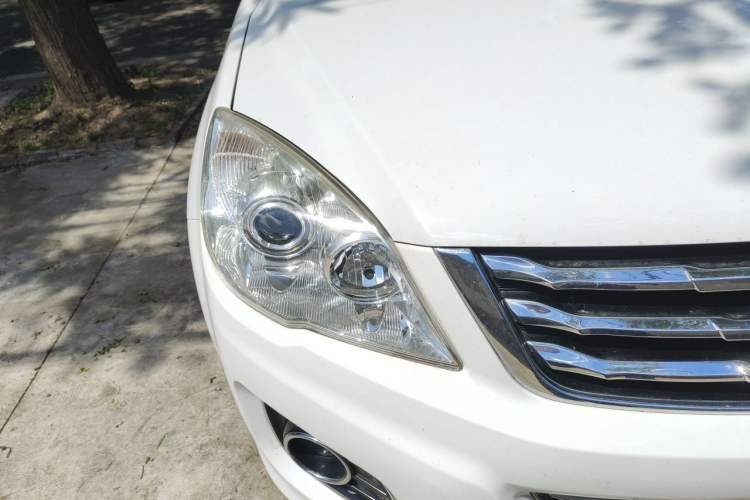 Used Haval H6 2016 Upgraded Model 1.5T Automatic Two-Wheel Drive Elite Version Right Front Headlight