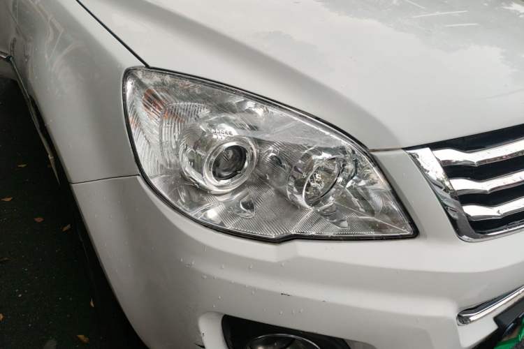 Used Haval H6 2016 Upgraded Model 1.5T Automatic Two-Wheel Drive Elite Version Right Front Headlight