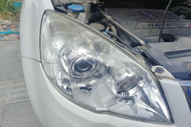 Used Haval H6 2016 Upgraded Model 1.5T Manual Two-Wheel Drive Elite Version Right Front Headlight