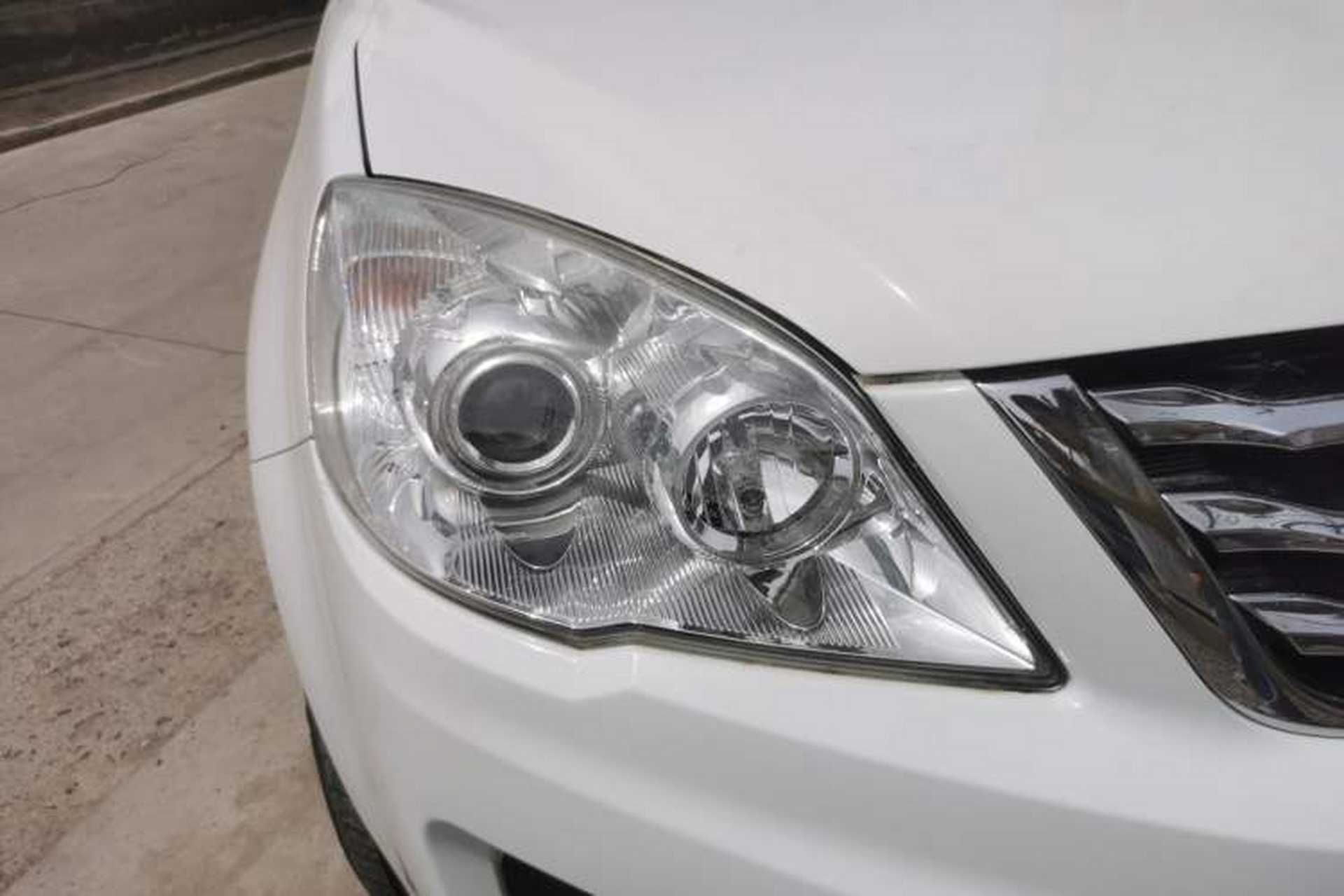Used Haval H6 2016 Upgraded Model 1.5T Automatic Two-Wheel Drive Elite Version Right Front Headlight
