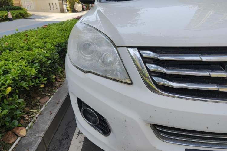 Used Haval H6 2016 Upgraded Model 1.5T Automatic Two-Wheel Drive Elite Version Right Front Headlight