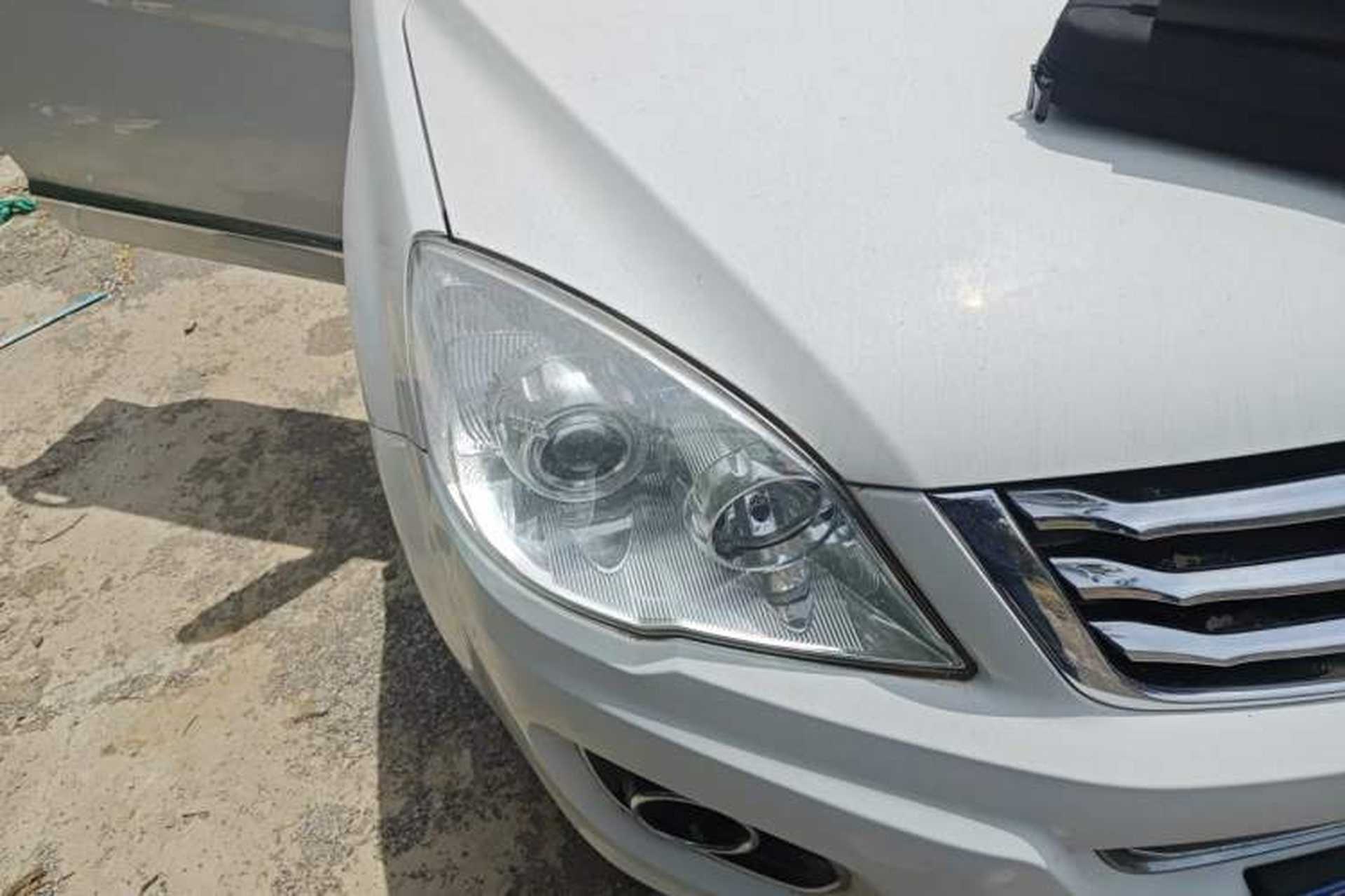 Used Haval H6 2016 Upgraded Model 1.5T Manual Two-Wheel Drive Value Edition Right Front Headlight
