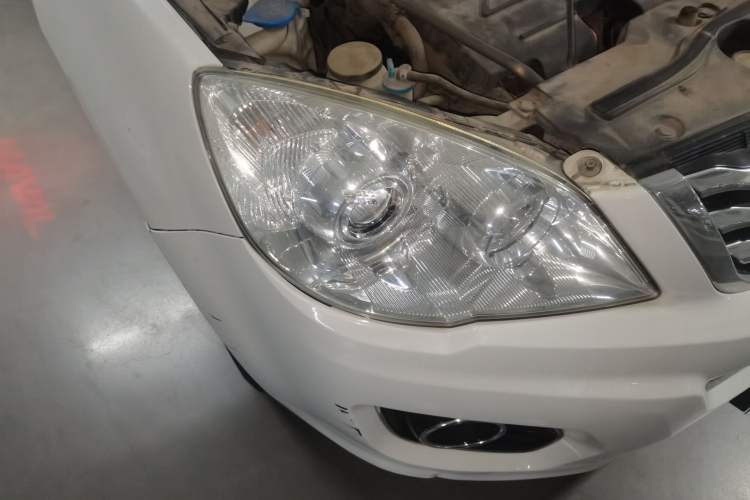 Used Haval H6 2016 Upgraded Model 1.5T Manual Two-Wheel Drive Value Edition Right Front Headlight