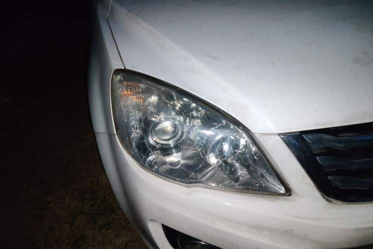 Used Haval H6 2016 Upgraded Model 1.5T Manual Two-Wheel Drive Elite Version Right Front Headlight