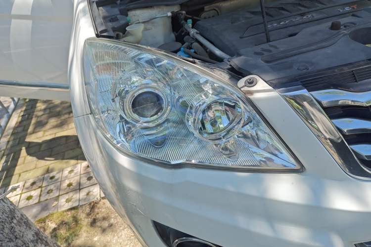 Used Haval H6 2016 Upgraded Model 1.5T Automatic Two-Wheel Drive Elite Version Right Front Headlight