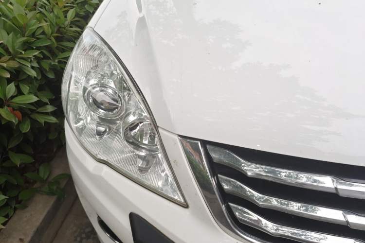 Used Haval H6 2016 Upgraded Model 1.5T Automatic Two-Wheel Drive Elite Version Right Front Headlight