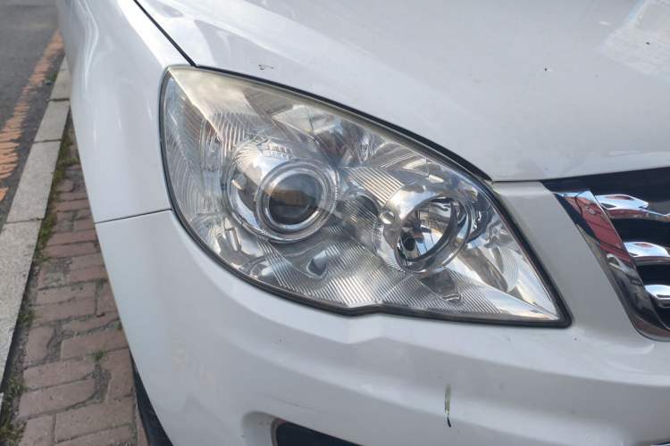 Used Haval H6 2016 Upgraded Model 1.5T Manual Two-Wheel Drive Value Edition Right Front Headlight