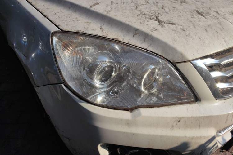 Used Haval H6 2016 Upgraded Model 1.5T Manual Two-Wheel Drive Elite Version Right Front Headlight