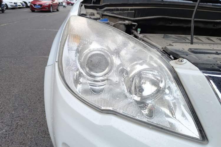 Used Haval H6 2016 Upgraded Model 1.5T Automatic Two-Wheel Drive Elite Version Right Front Headlight