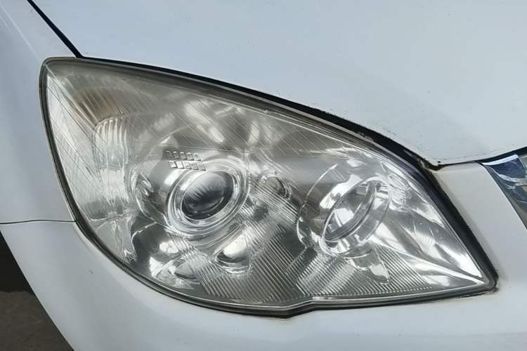 Used Haval H6 2016 Upgraded Model 1.5T Automatic Two-Wheel Drive Elite Version Right Front Headlight