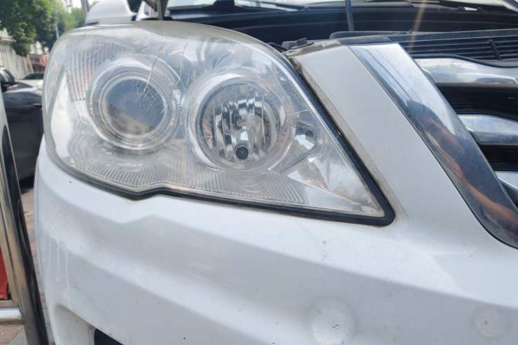 Used Haval H6 2016 Upgraded Model 1.5T Automatic Two-Wheel Drive Elite Version Right Front Headlight