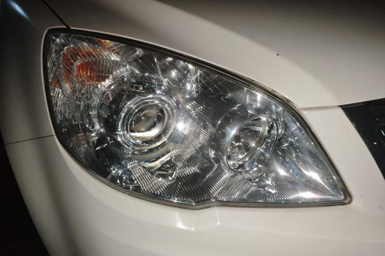 Used Haval H6 2016 Upgraded Model 1.5T Manual Two-Wheel Drive Elite Version Right Front Headlight