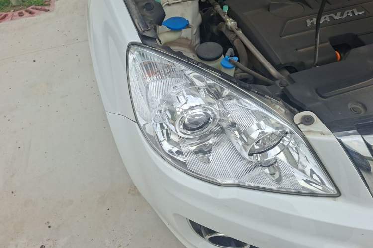 Used Haval H6 2016 Upgraded Model 1.5T Manual Two-Wheel Drive Urban Version Right Front Headlight