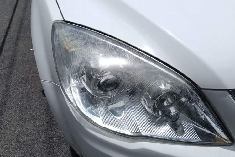 Used Haval H6 2016 Upgraded Model 1.5T Manual Two-Wheel Drive Elite Version Right Front Headlight