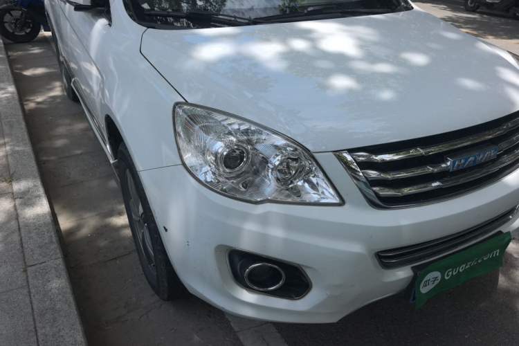 Used Haval H6 2016 Upgraded Model 1.5T Manual Two-Wheel Drive Elite Version Right Front Headlight