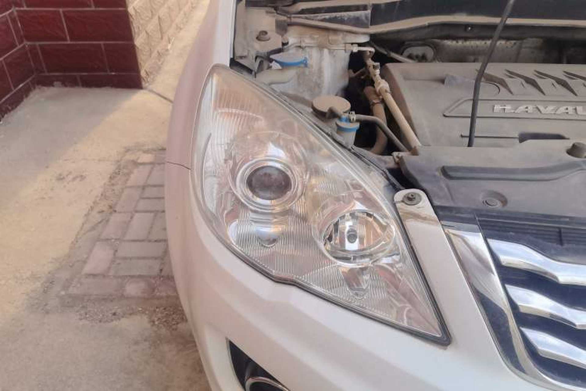 Used Haval H6 2016 Upgraded Model 1.5T Manual Two-Wheel Drive Elite Version Right Front Headlight