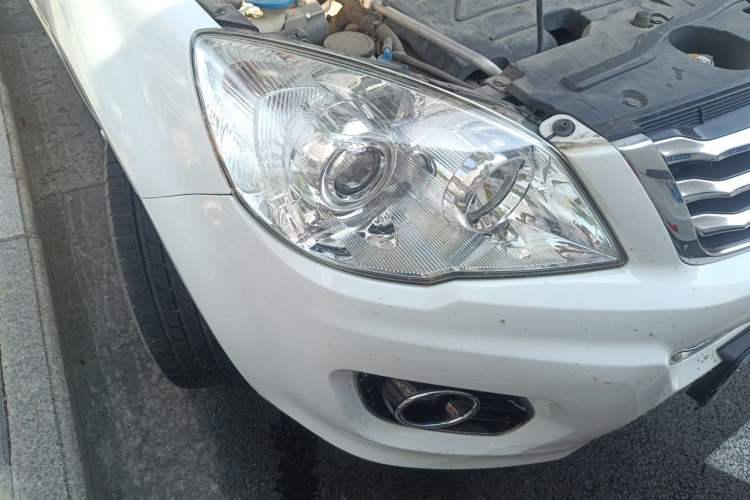 Used Haval H6 2016 Upgraded Model 1.5T Manual Two-Wheel Drive Value Edition Right Front Headlight