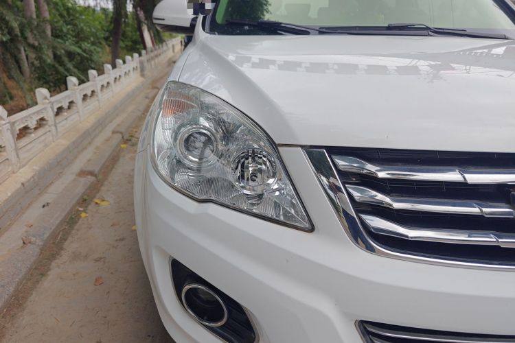 Used Haval H6 2016 Upgraded Model 1.5T Manual Two-Wheel Drive Elite Version Right Front Headlight