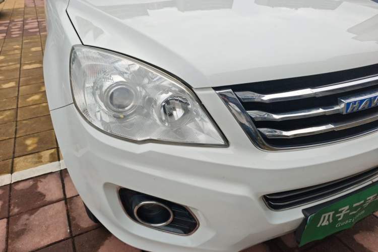 Used Haval H6 2016 Upgraded Model 1.5T Manual Two-Wheel Drive Elite Version Right Front Headlight