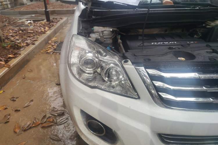 Used Haval H6 2016 Upgraded Model 1.5T Manual Two-Wheel Drive Value Edition Right Front Headlight