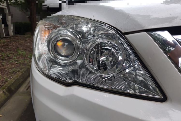 Used Haval H6 2016 Upgraded Model 1.5T Automatic Two-Wheel Drive Elite Version Right Front Headlight