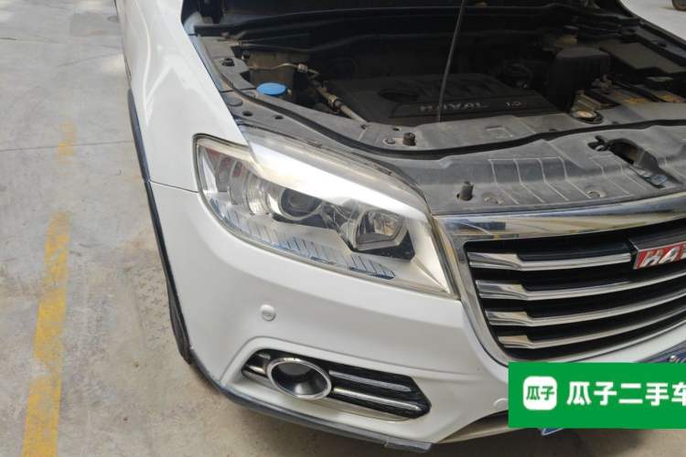 Used Haval H6 2016 Upgraded Model 1.5T Automatic Two-Wheel Drive Elite Version Right Front Headlight