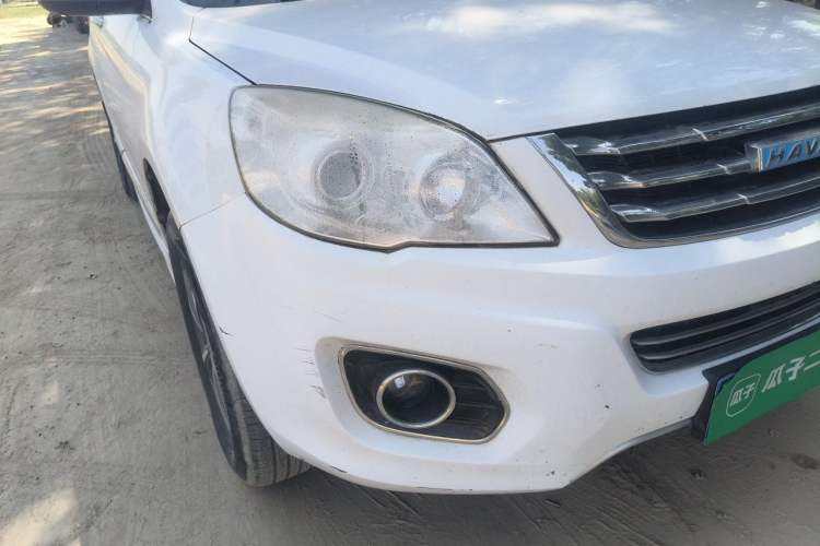 Used Haval H6 2016 Upgraded Model 1.5T Manual Two-Wheel Drive Elite Version Right Front Headlight