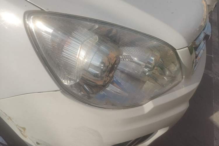 Used Haval H6 2016 Upgraded Model 1.5T Automatic Two-Wheel Drive Elite Version Right Front Headlight