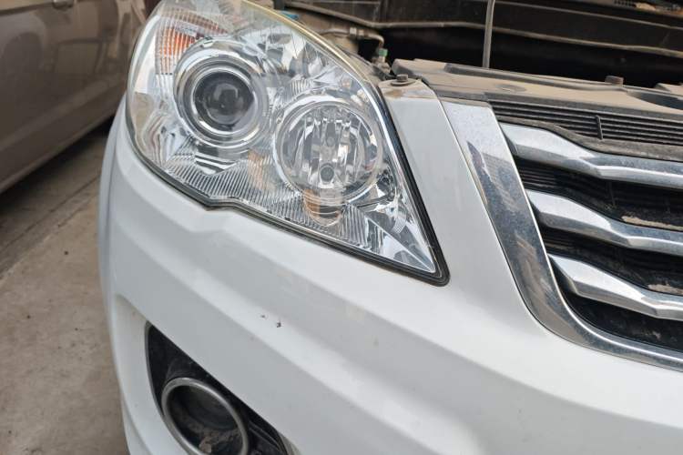 Used Haval H6 2016 Upgraded Model 1.5T Automatic Two-Wheel Drive Elite Version Right Front Headlight