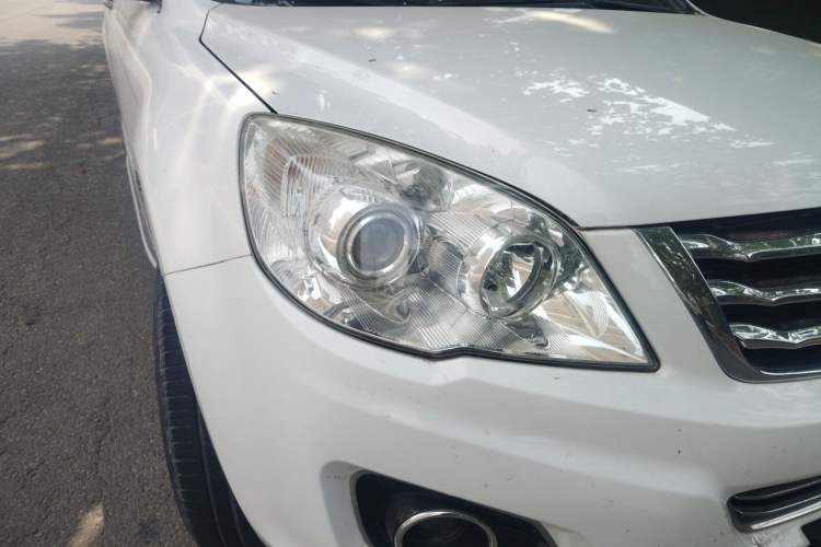 Used Haval H6 2016 Upgraded Model 1.5T Manual Two-Wheel Drive Urban Version Right Front Headlight