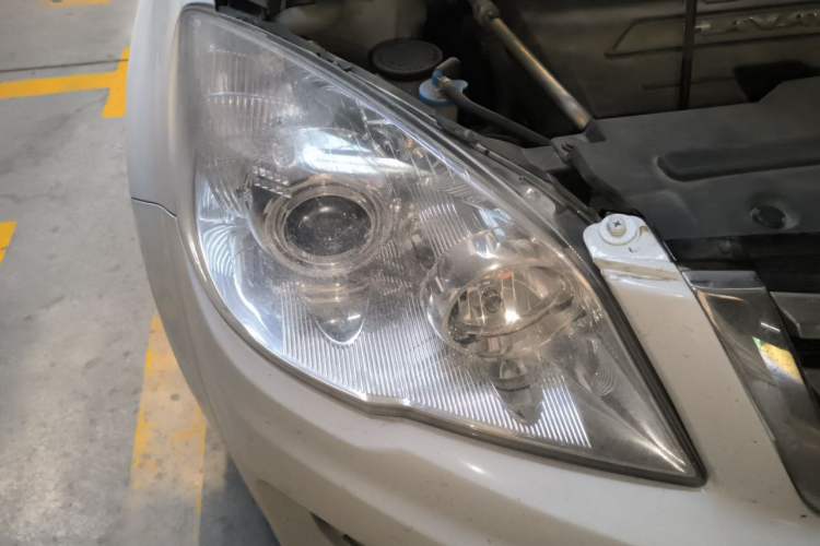 Used Haval H6 2016 Upgraded Model 1.5T Manual Two-Wheel Drive Elite Version Right Front Headlight
