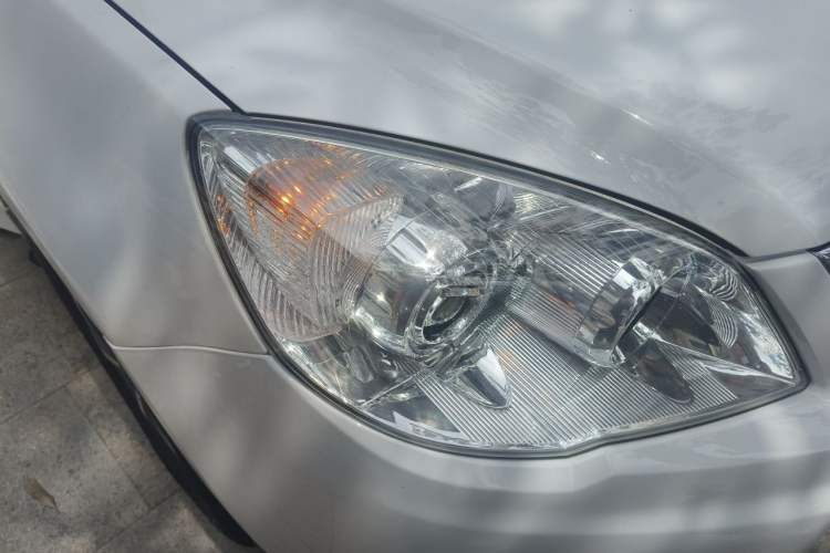 Used Haval H6 2016 Upgraded Model 1.5T Automatic Two-Wheel Drive Elite Version Right Front Headlight