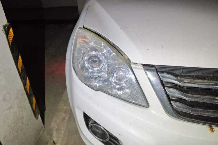 Used Haval H6 2016 Upgraded Model 1.5T Manual Two-Wheel Drive Urban Version Right Front Headlight