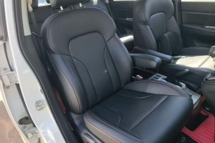 Used Haval H6 2016 Upgraded Model 1.5T Manual Two-Wheel Drive Elite Version Right Front Seat
