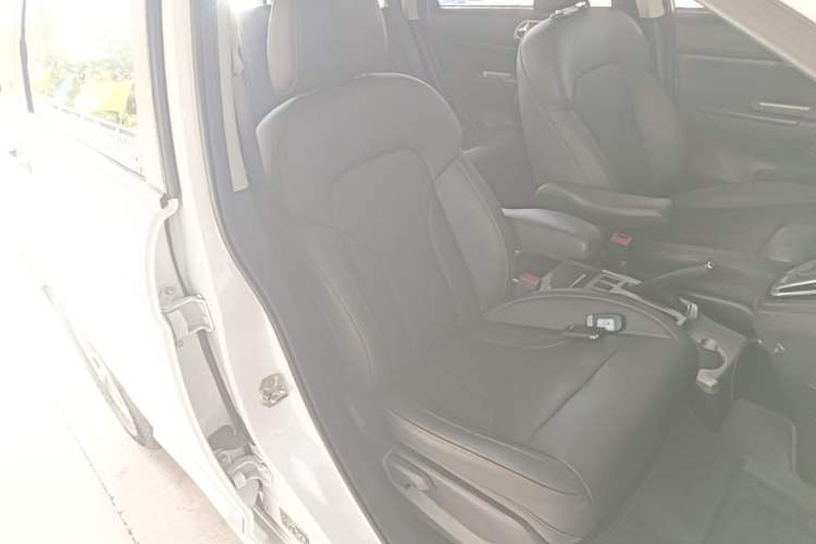 Used Haval H6 2016 Upgraded Model 1.5T Automatic Two-Wheel Drive Elite Version Right Front Seat