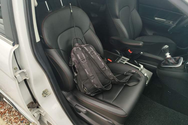 Used Haval H6 2016 Upgraded Model 1.5T Manual Two-Wheel Drive Urban Version Right Front Seat