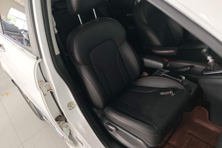 Used Haval H6 2016 Upgraded Model 1.5T Manual Two-Wheel Drive Urban Version Right Front Seat