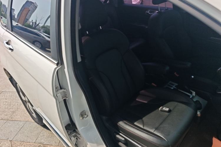 Used Haval H6 2016 Upgraded Model 1.5T Manual Two-Wheel Drive Urban Version Right Front Seat