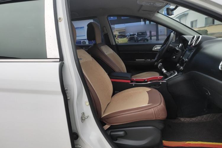 Used Haval H6 2016 Upgraded Model 1.5T Manual Two-Wheel Drive Urban Version Right Front Seat