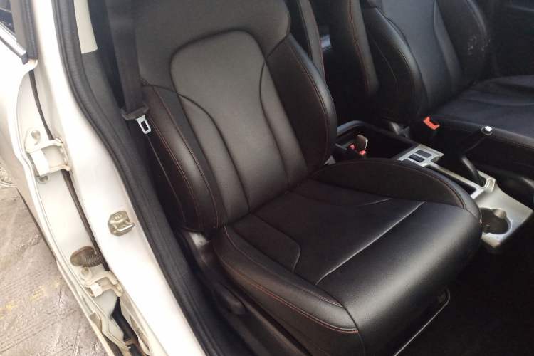 Used Haval H6 2016 Upgraded Model 1.5T Automatic Two-Wheel Drive Elite Version Right Front Seat