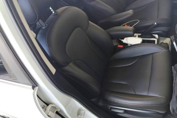 Used Haval H6 2016 Upgraded Model 1.5T Automatic Two-Wheel Drive Elite Version Right Front Seat