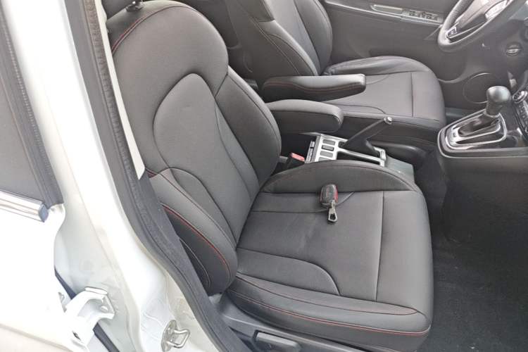 Used Haval H6 2016 Upgraded Model 1.5T Automatic Two-Wheel Drive Elite Version Right Front Seat