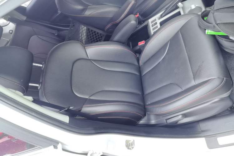 Used Haval H6 2016 Upgraded Model 1.5T Automatic Two-Wheel Drive Elite Version Right Front Seat